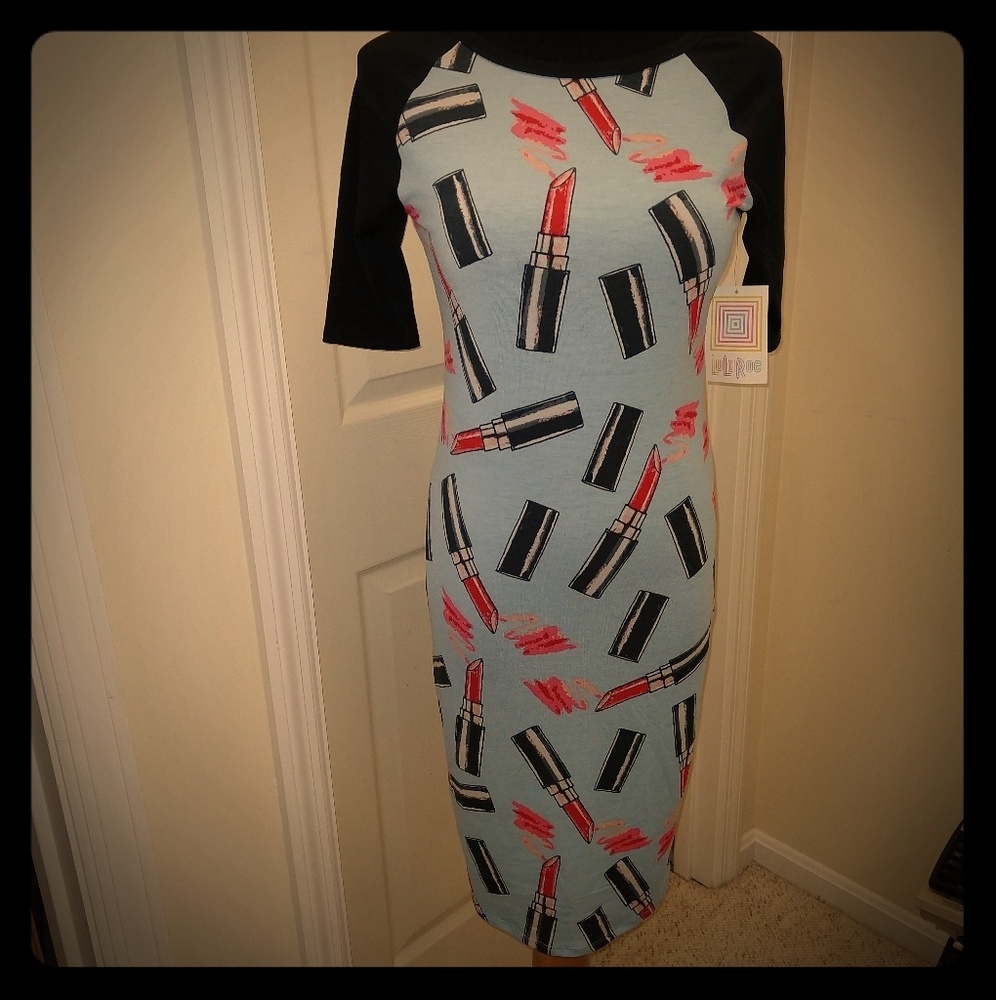 NWT LuLaRoe Julia Dress Lipstick design